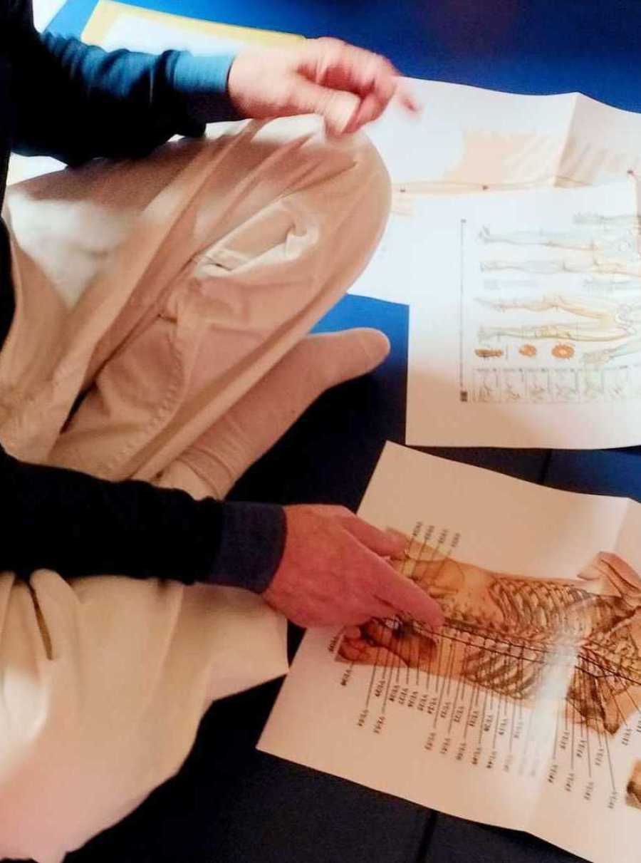 Trattamento shiatsu sul collo